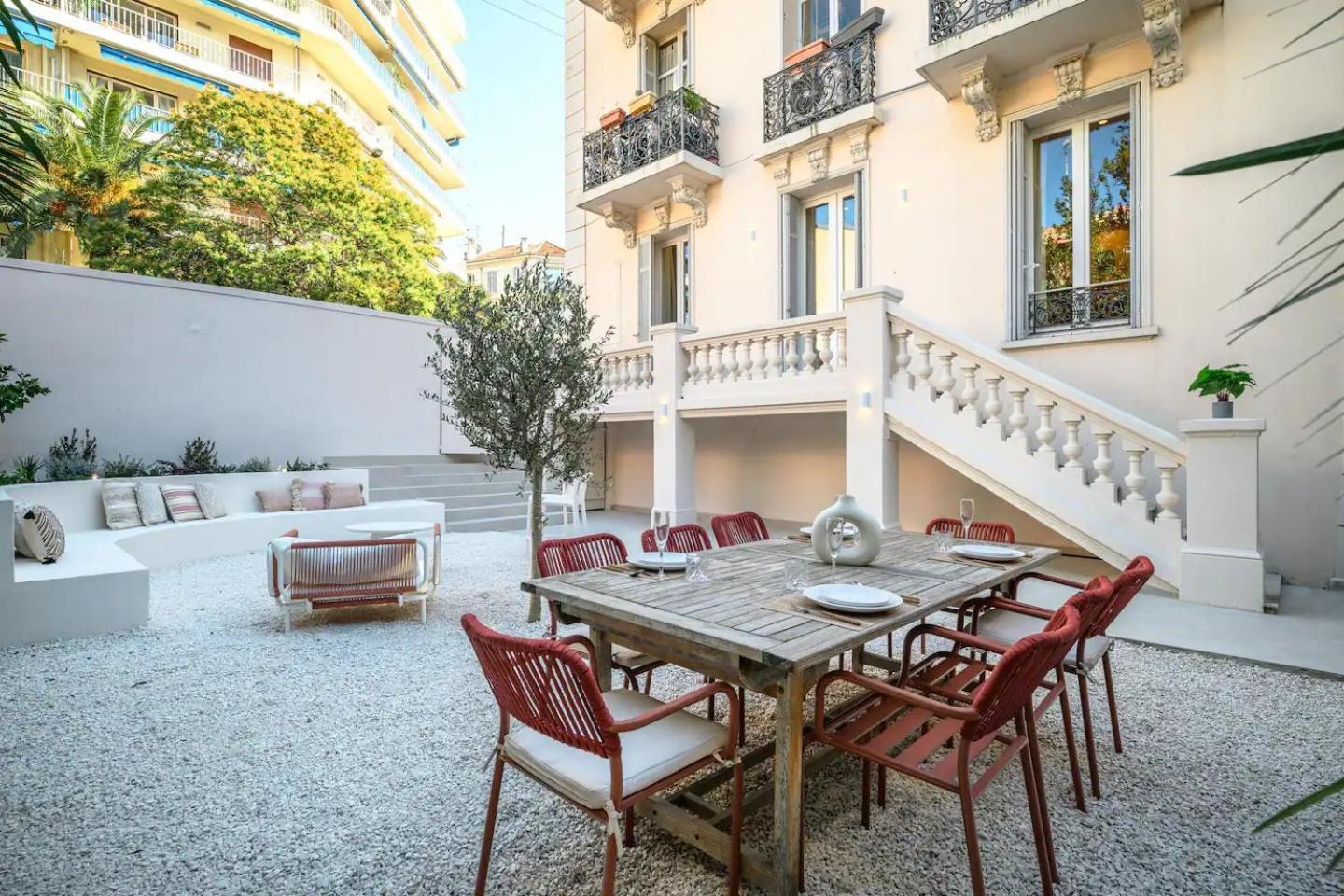 3 Avec Jardin Prive