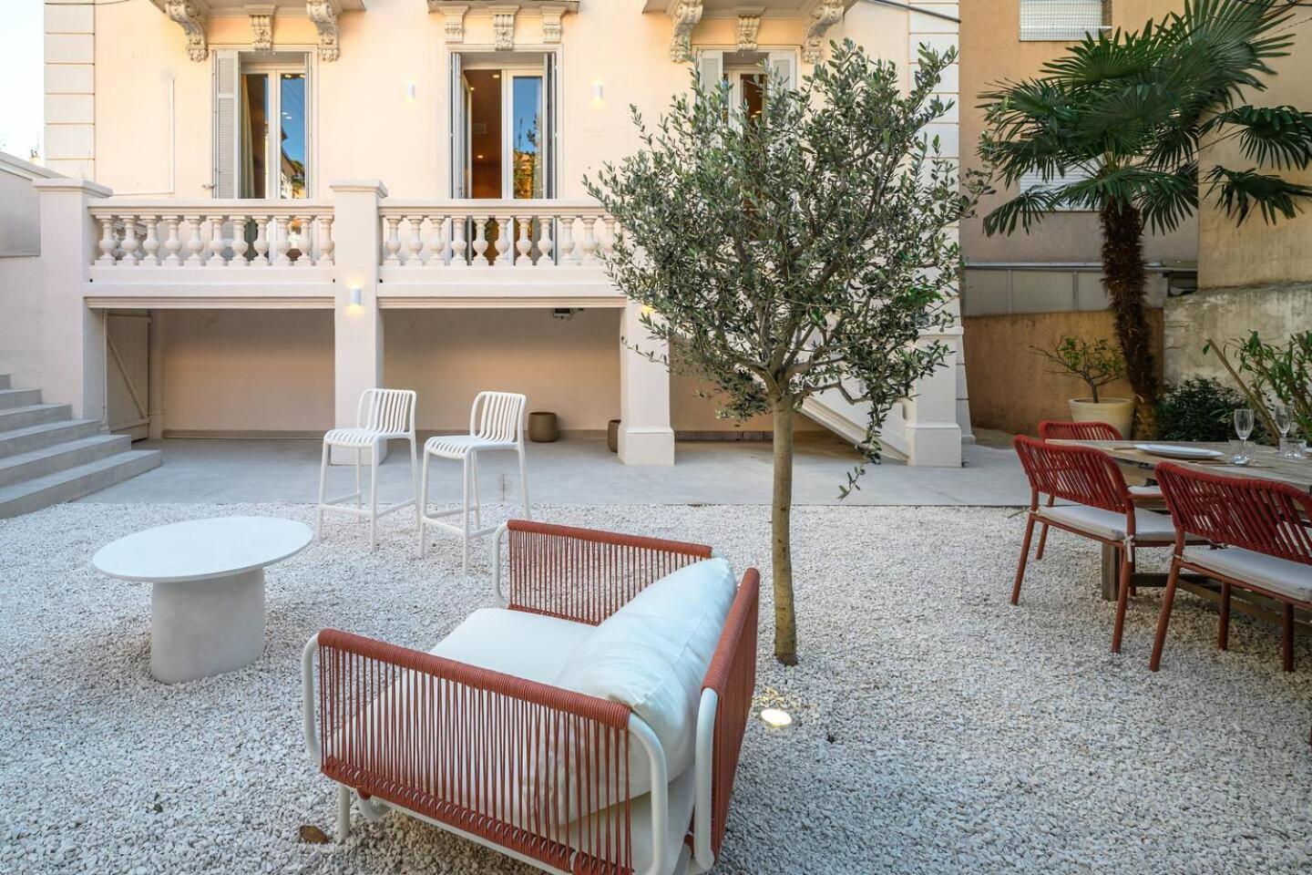 3 Avec Jardin Prive